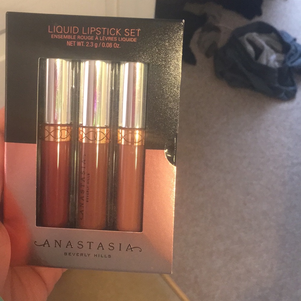 Anastasia Beverly Hills liquid lipstick set